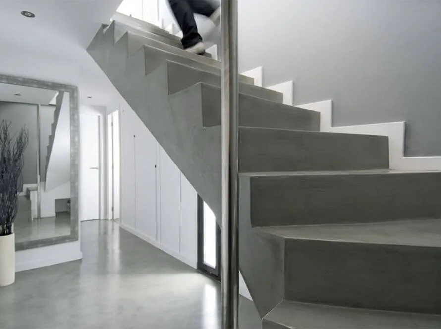 escaleras con acabado de microcemento
