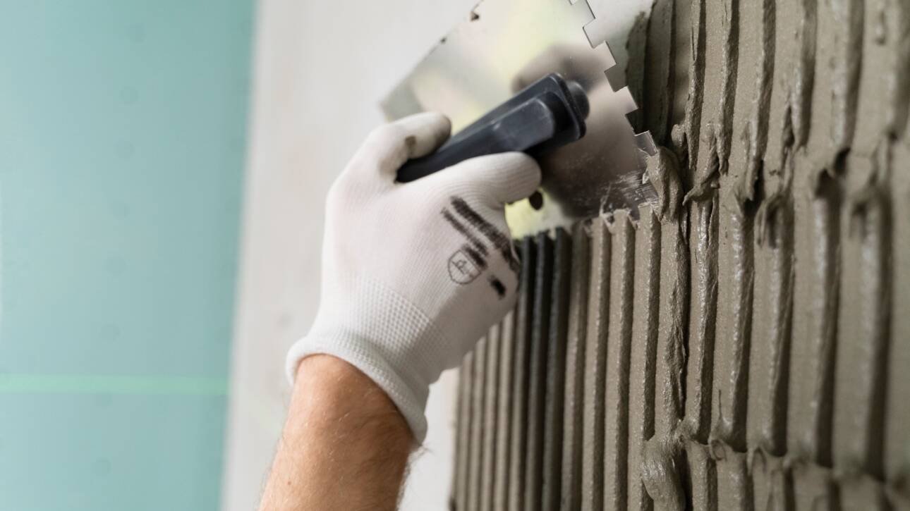 persona realizando una reforma en Salamanca